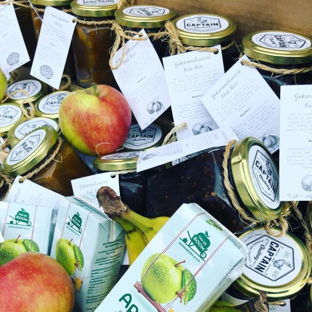 Come visit us today on #Kingsday. We’re at the #Marqt at #hoofddorpplein #captainchutney #chutney #homemade #koningsdag