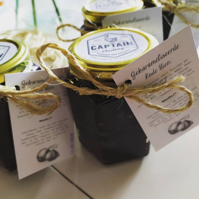 New batch of caramelised red onion chutney in stock! Black gold <3

Nieuwe gekarameliseerde rode uien chutney in de voorraad! Zwart goud <3

#chutney #food #lovecooking  www.captainchutney.nl